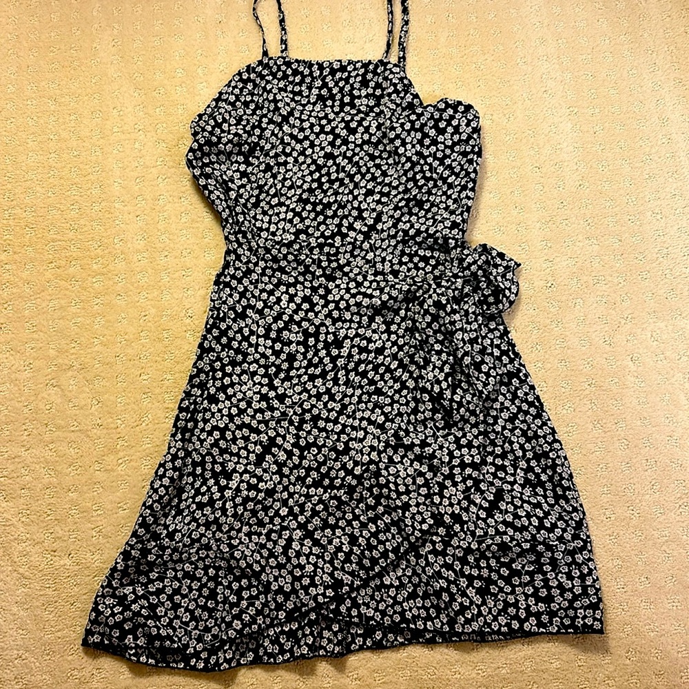 Black and white print wrap sundress, adjustable straps, zippered bottom, size S